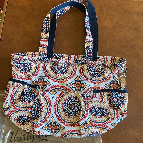 Thirty-one Retro Metro bag in Sunset Medallion pattern New in bag - Picture 5 of 8